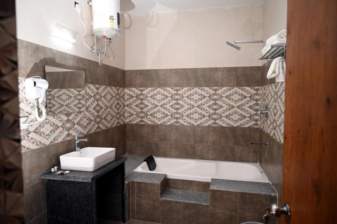 Hotel Singla Residency Kangra Extérieur photo
